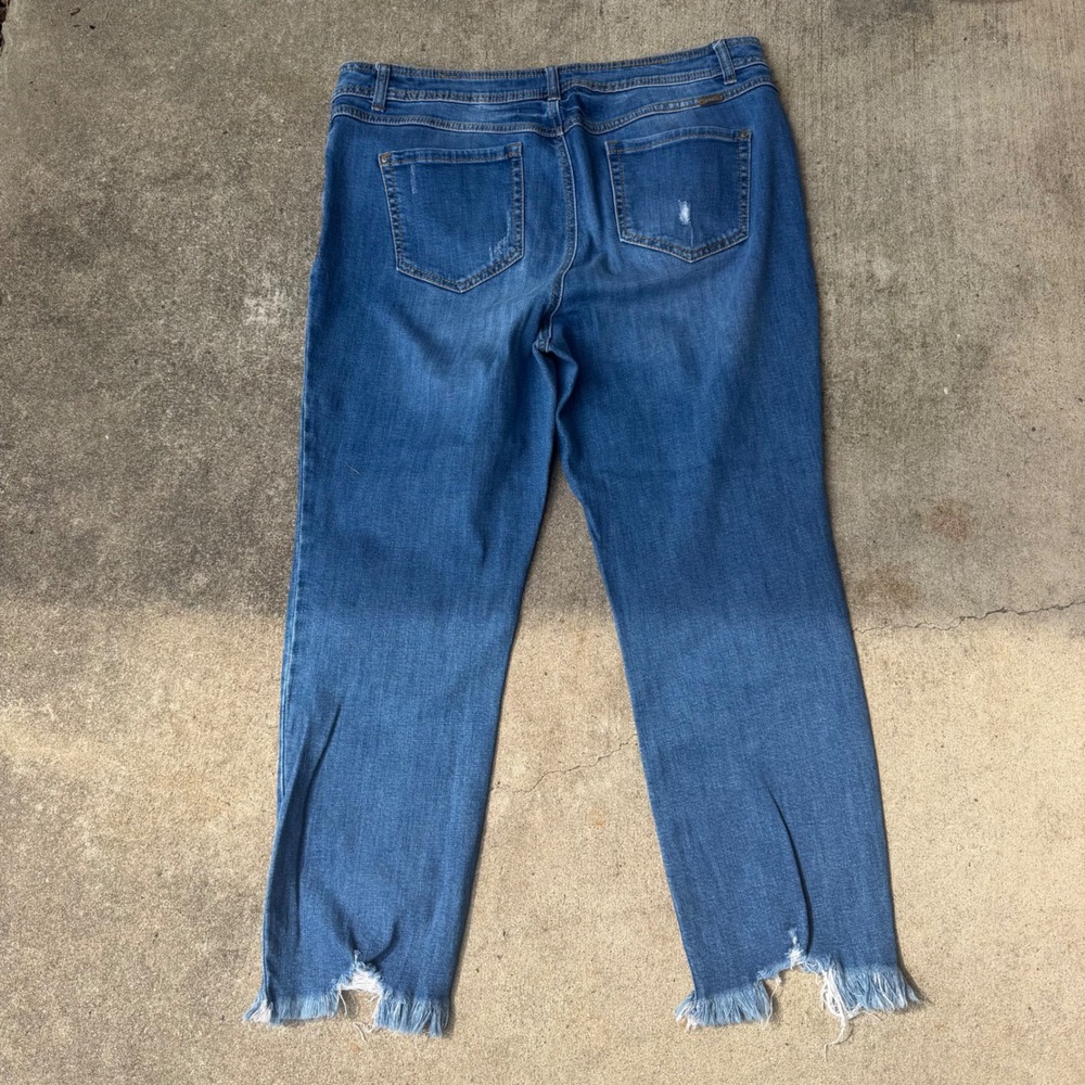 INC International Concepts Skinny Leg Curvy Fit Embellished Distressed Jeans 16 - Picture 6 of 11